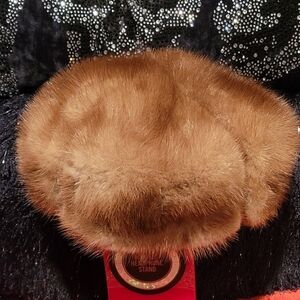 Elegant Pastel Brown Women's Vintage Mink Fur Beret Size 21 inches Circumference